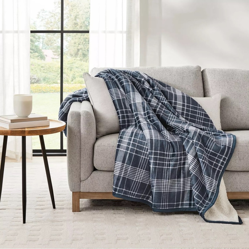 NWT Member's Mark Plush Throw, 60"x70", Crosby Plaid